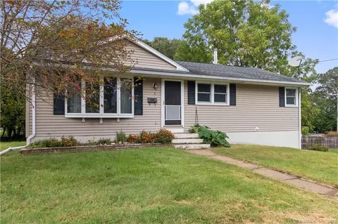 8 Sautter Dr, Uncasville, CT 06382