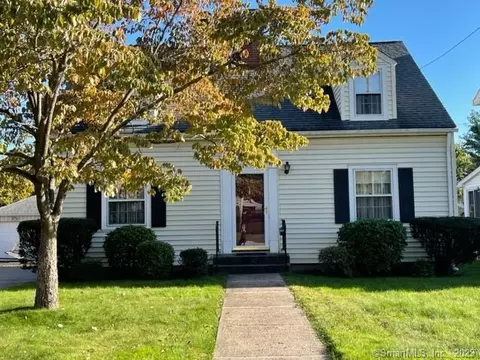 57 Fennbrook Rd, West Hartford, CT 06119