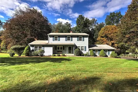 131 Meadows End Rd, Monroe, CT 06468
