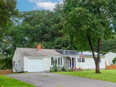 39 Farmstead Ln, Glastonbury, CT 06033
