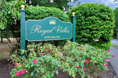 245 Hampton Ct #245, Newington, CT 06111