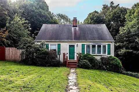 15 Val Dr, Stratford, CT 06615