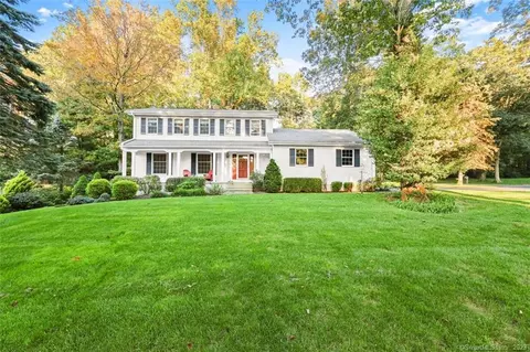 12 Old Farm Rd, Oxford, CT 06478