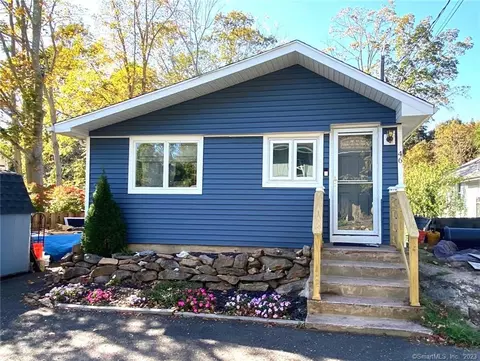 46 Hilton Ave, East Haven, CT 06512