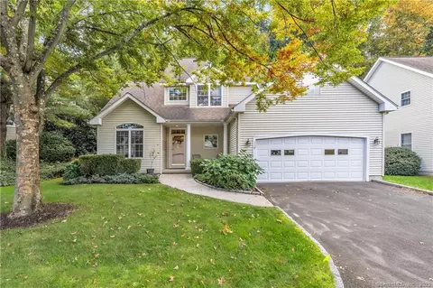 119 Governor Trumbull Way #119, Trumbull, CT 06611