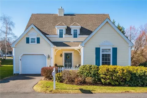 3 Cherry Hill Ct #3, Farmington, CT 06032