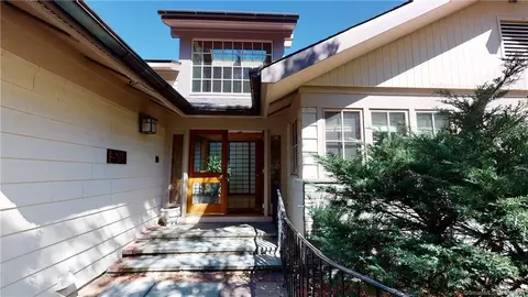 4-12 Singing Woods Rd, Norwalk, CT 06850