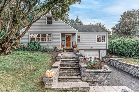 12 Highbrook Rd, Norwalk, CT 06851
