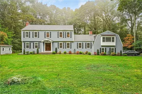 22 Mayflower Dr, Wilton, CT 06897