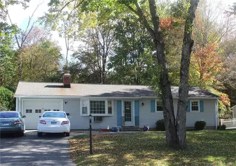 8 Colony Dr, Winchester, CT 06098