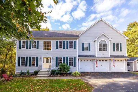 93 Deer Run Dr, Colchester, CT 06415