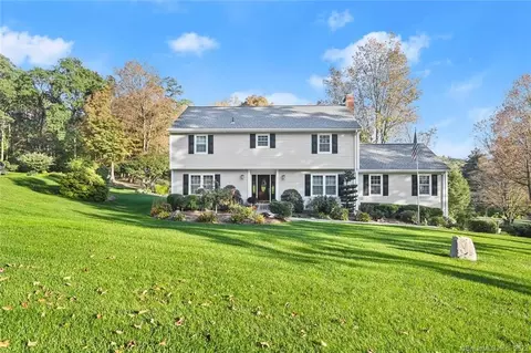 2 Woods Way, New Fairfield, CT 06812