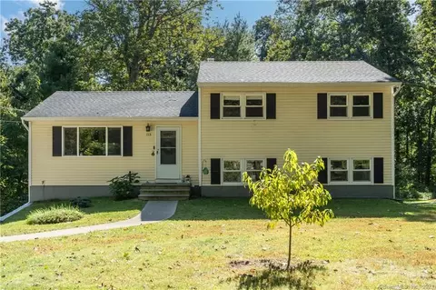 113 Bundy Hill Rd, Lisbon, CT 06351