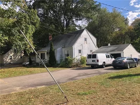 435 Park Ave, Bloomfield, CT 06002