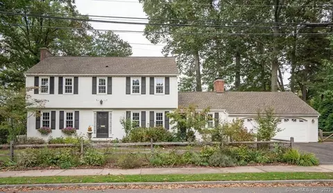60 Fernwood Rd, West Hartford, CT 06119