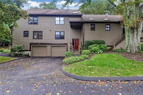 5 Boulder Ridge Rd #5, Monroe, CT 06468