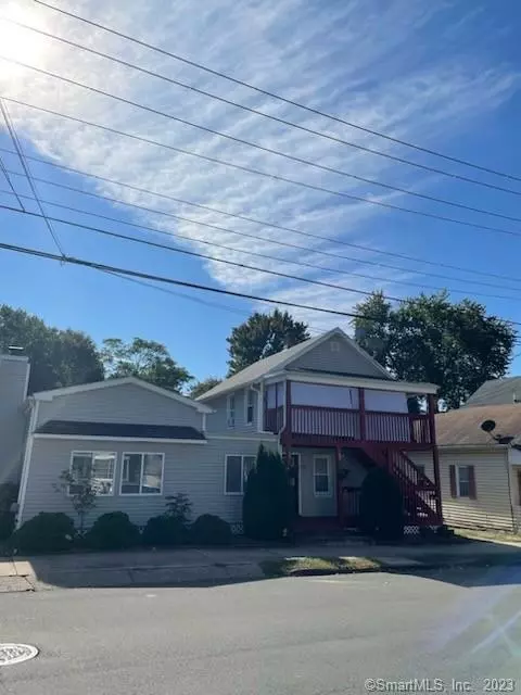 32 8th St, Derby, CT 06418