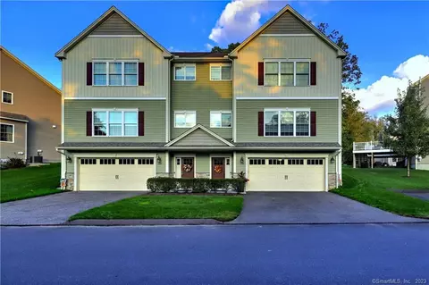 178 Wells View Rd #178, Shelton, CT 06484