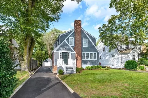 11 Carlin St, Norwalk, CT 06851