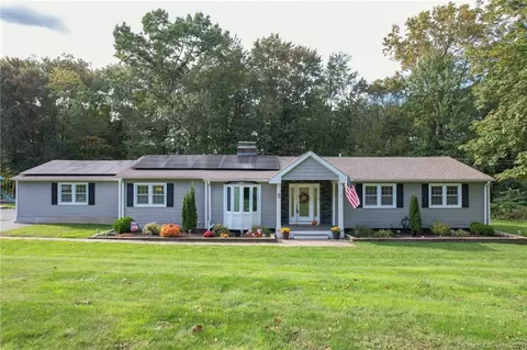 47 Carriage Dr, Cheshire, CT 06410