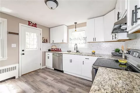 28 Becker Cir, Windsor, CT 06095