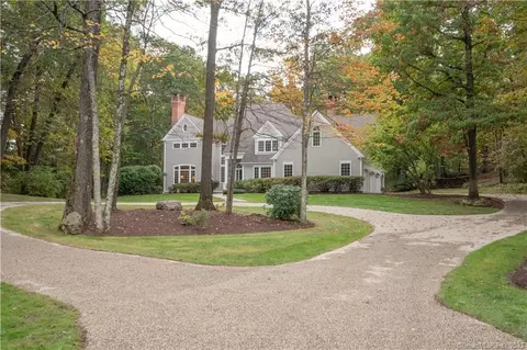 9 Hampton Ct, Farmington, CT 06032