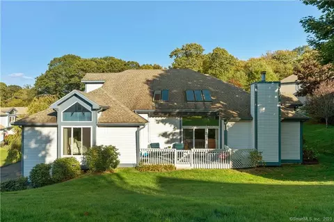 6 Kensington Ct #6, Mystic, CT 06355