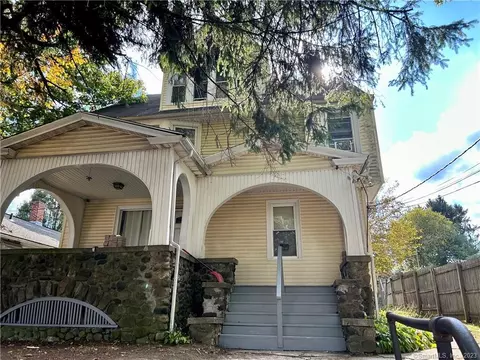 210 Meriden Rd, Waterbury, CT 06705