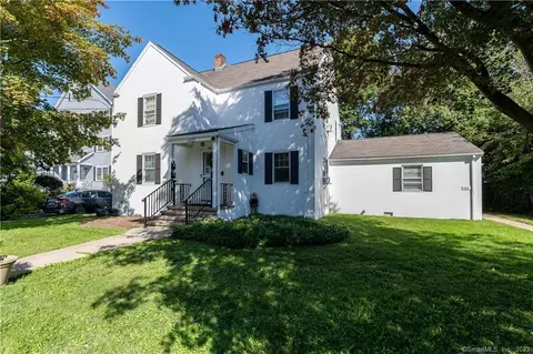 26 Moore St #1, Stamford, CT 06902