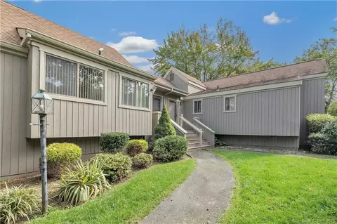 231 Agawam Dr #B, Stratford, CT 06614