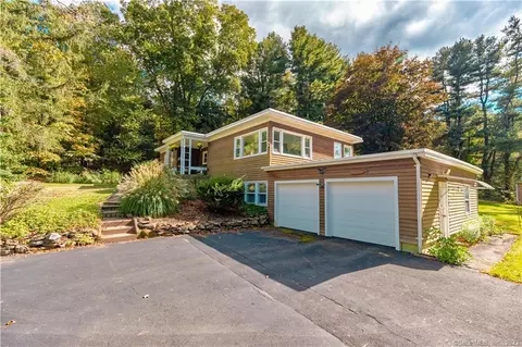 499 Chamberlain Hill Rd, Haddam, CT 06441