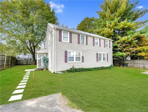 232-234 Melville Dr, Fairfield, CT 06825