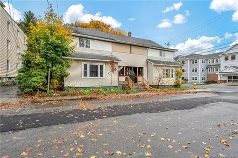 21 Greenwoods Ave, Winchester, CT 06098