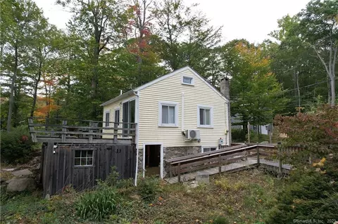 659 E Wakefield Blvd, Winchester, CT 06098