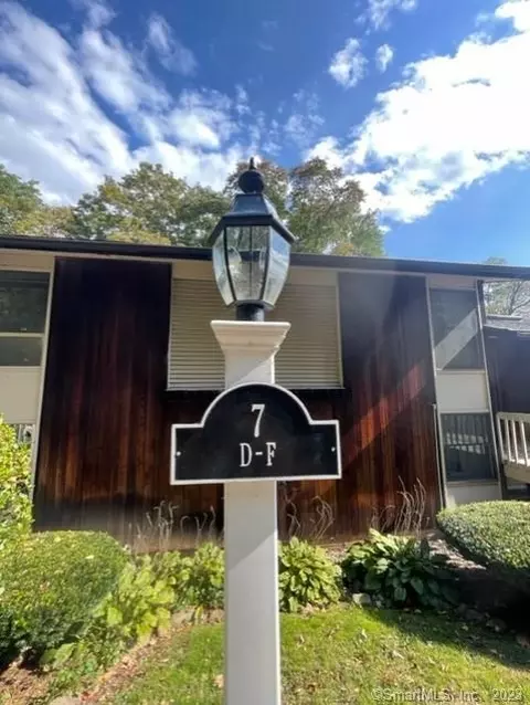 7 Country Squire Dr #F, Cromwell, CT 06416