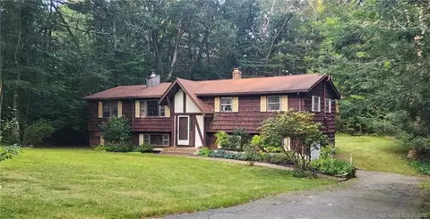 36 Lucerne Dr, Willington, CT 06279