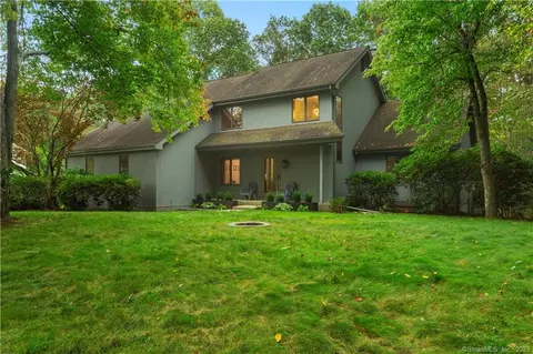 94 Bittersweet Ln, Glastonbury, CT 06073