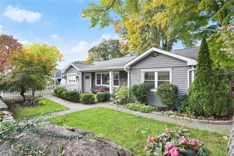 14 Edith Ln, Norwalk, CT 06851