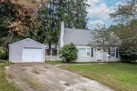 29 Fairchild Dr, Bethel, CT 06801
