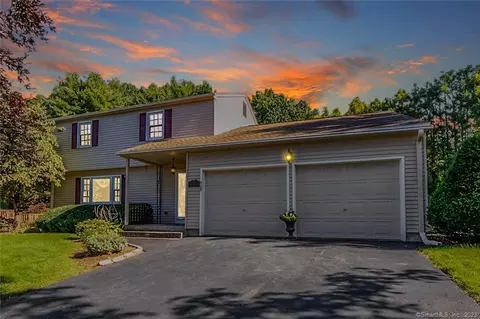 75 Grissom Rd, Manchester, CT 06042