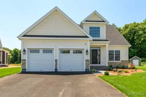15 Primrose Ln, Cromwell, CT 06416