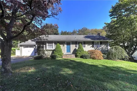 115 Linwood St, Milford, CT 06461
