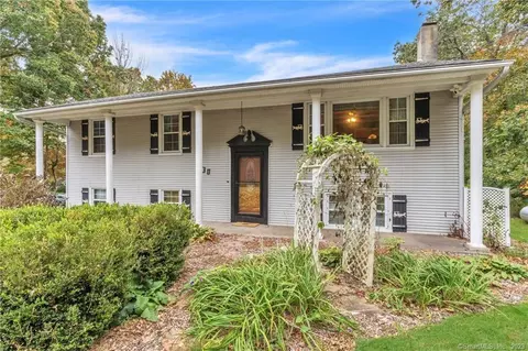 30 Ludwig Rd, Ellington, CT 06029