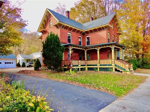 103 Meadow St, Winchester, CT 06098