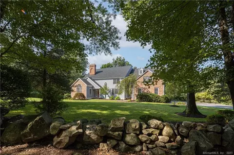 37 Pheasant Hill Rd, Weston, CT 06883