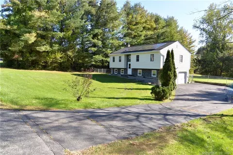 11 Van Car Rd, New Milford, CT 06776