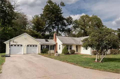 1 Woodland Rd, Portland, CT 06480