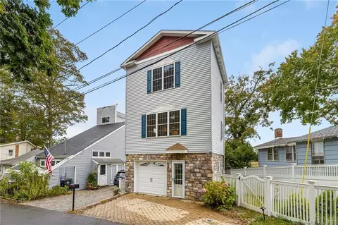 1 Bishop Rd, Branford, CT 06405