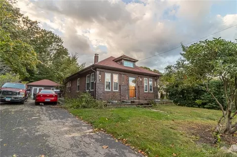 4 Pawcatuck Ave, Stonington, CT 06379