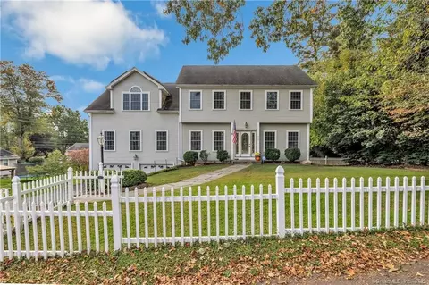 801 Wigwam Ln, Stratford, CT 06615